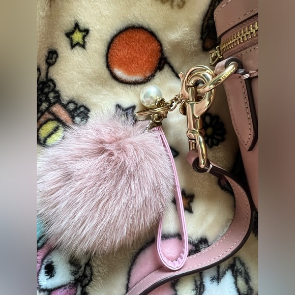 Coach EUC Selena Gomez Pink Purse - Picture 6 of 7